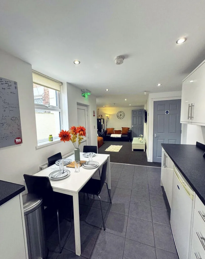 6 bedroom terraced house for rent