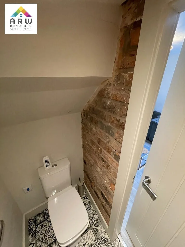6 bedroom terraced house for rent