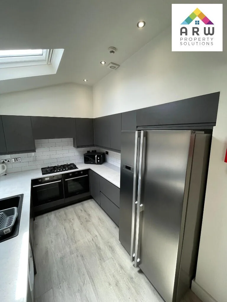 6 bedroom terraced house for rent