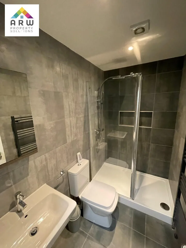 6 bedroom terraced house for rent