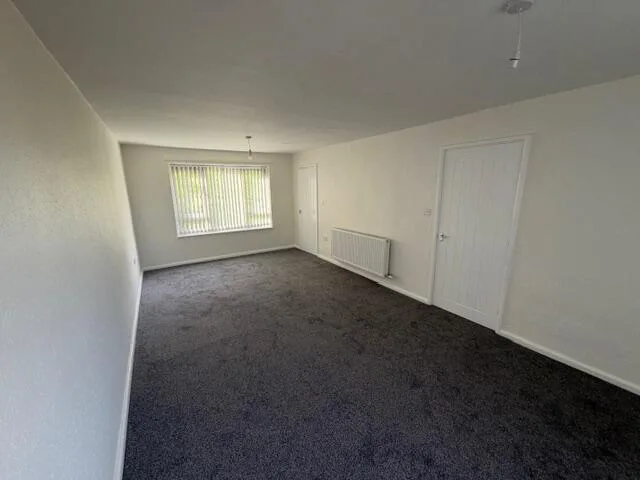 3 bedroom semi-detached house for rent