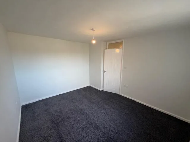 3 bedroom semi-detached house for rent