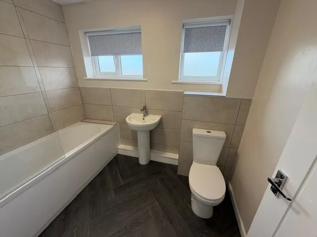 3 bedroom semi-detached house for rent