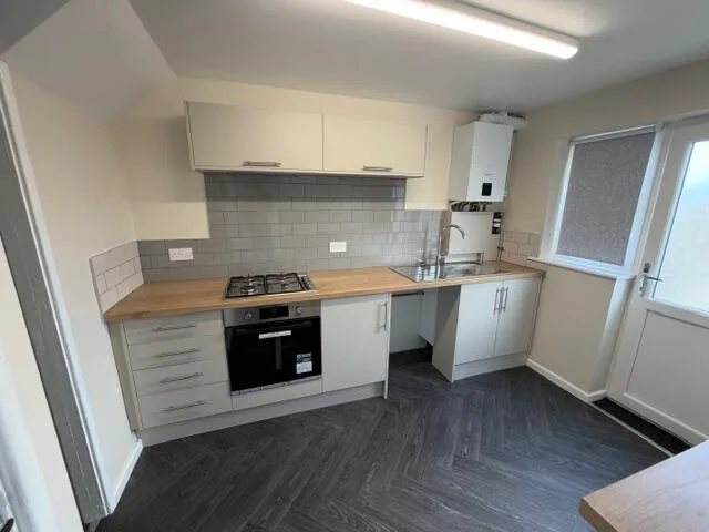 3 bedroom semi-detached house for rent
