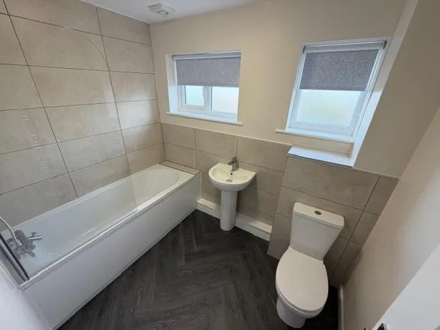 3 bedroom semi-detached house for rent