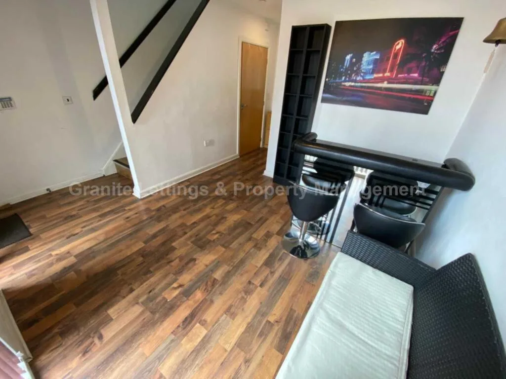 3 bedroom end of terrace house for rent