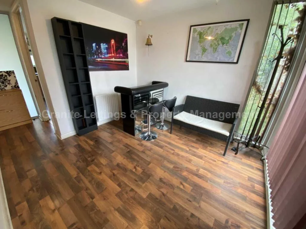3 bedroom end of terrace house for rent