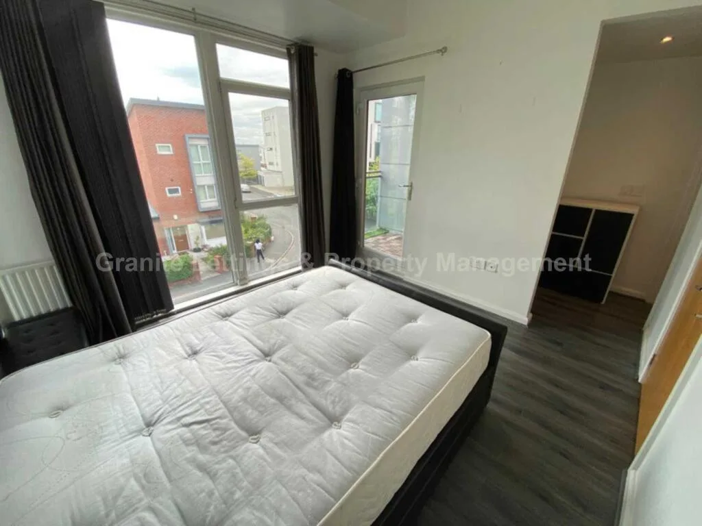 3 bedroom end of terrace house for rent