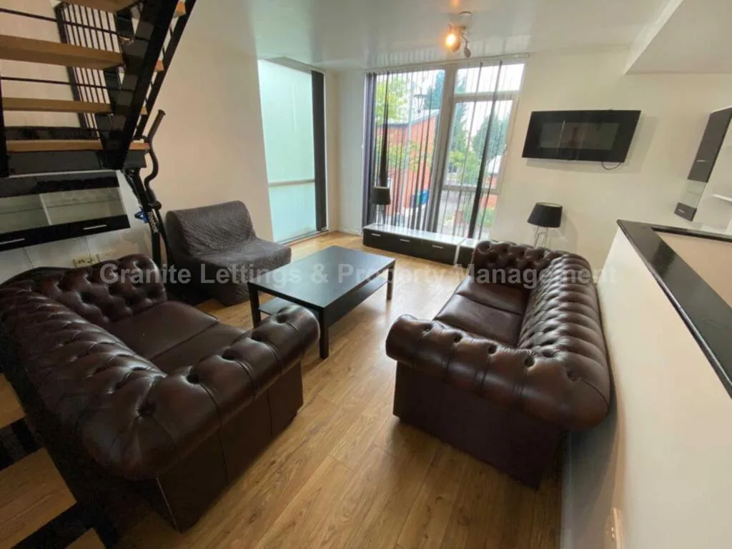 3 bedroom end of terrace house for rent