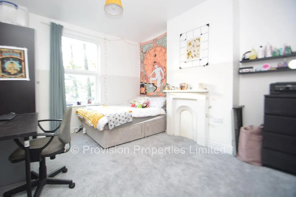 6 bedroom terraced house for rent