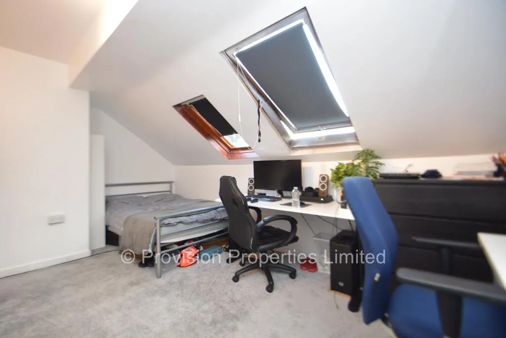 6 bedroom terraced house for rent