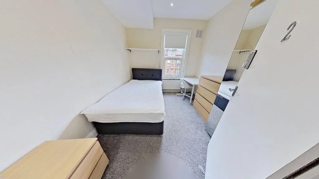 6 bedroom terraced house for rent