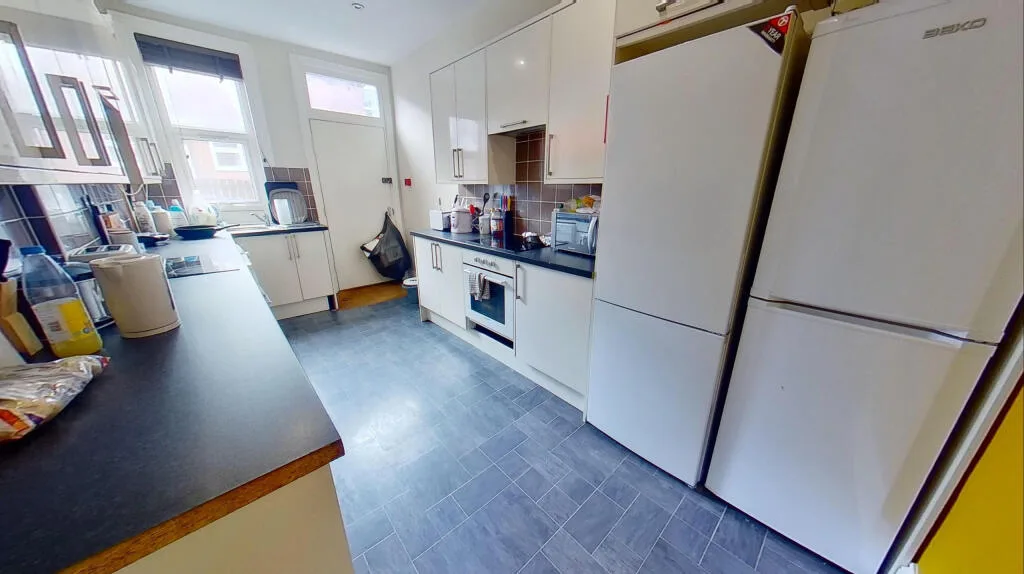 6 bedroom terraced house for rent