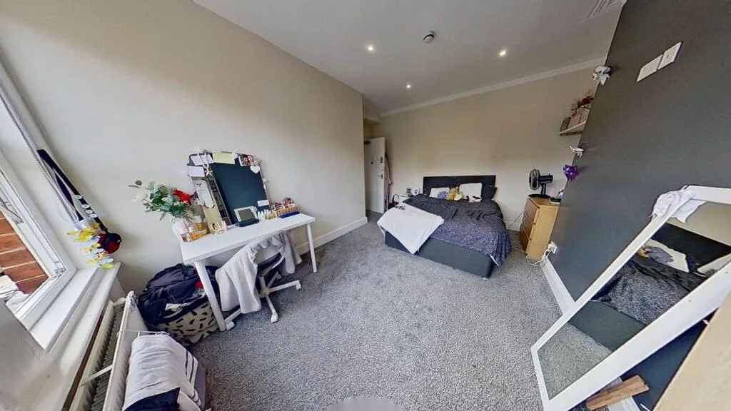 6 bedroom terraced house for rent