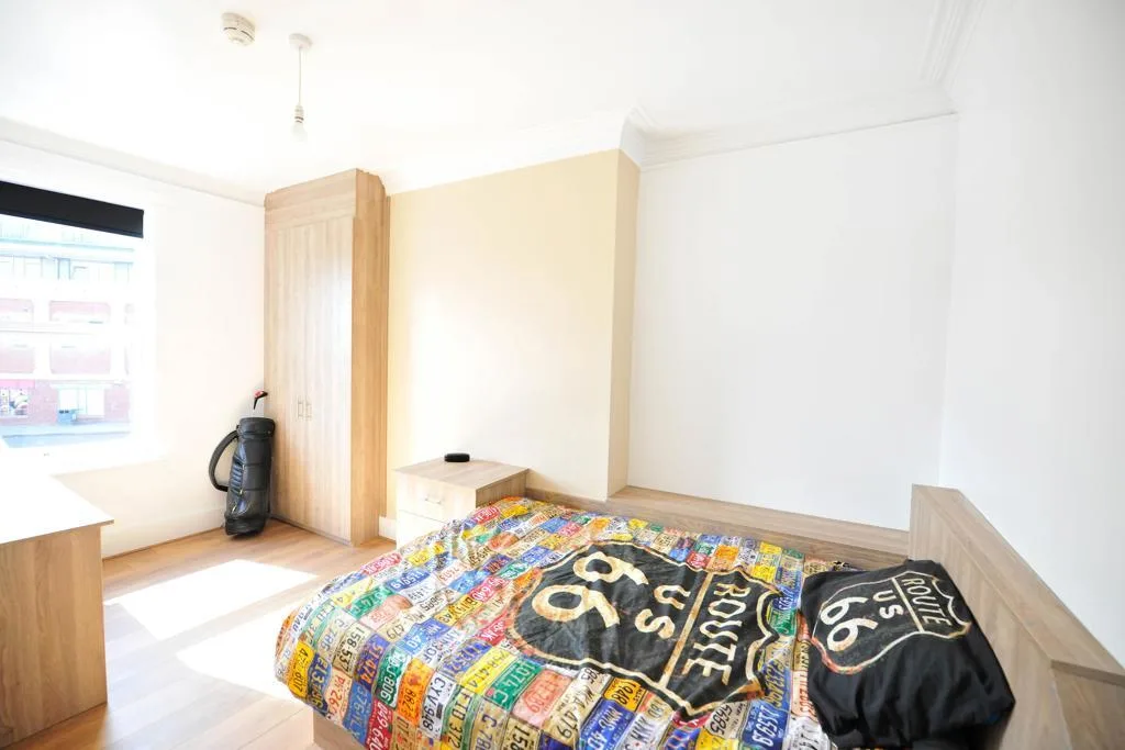 6 bedroom house for rent