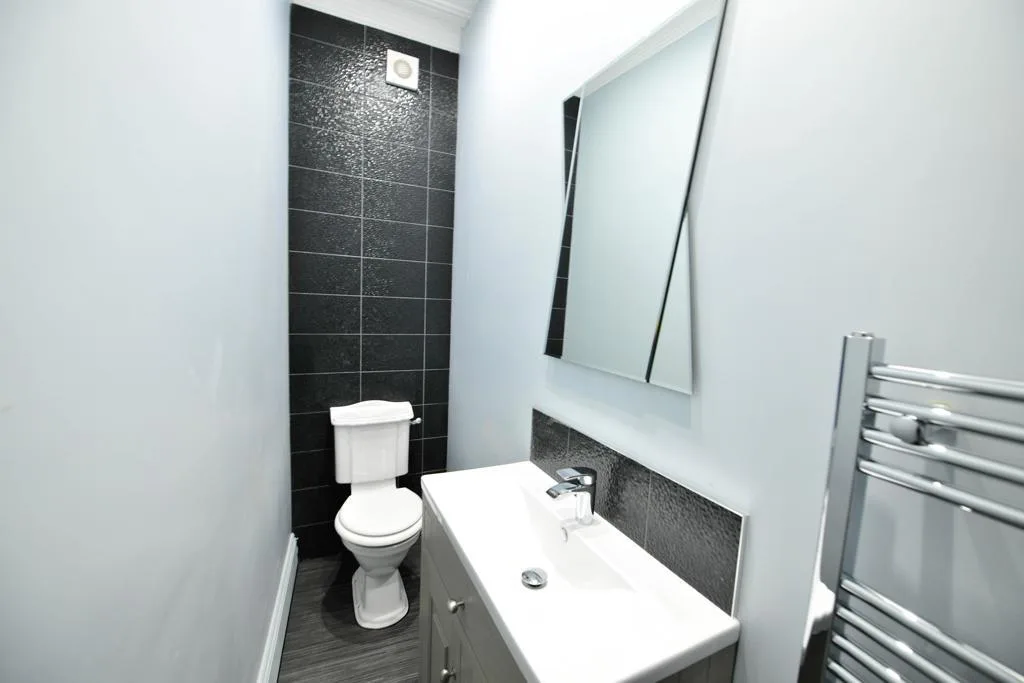 6 bedroom house for rent