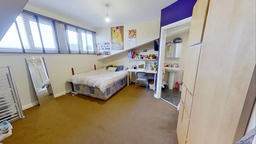 6 bedroom terraced house for rent