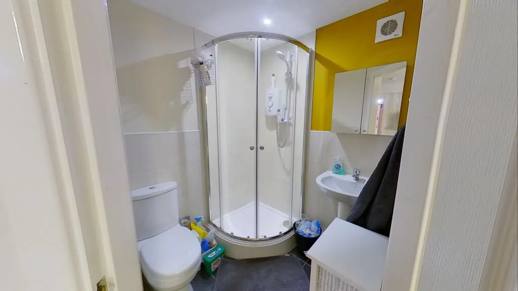 6 bedroom terraced house for rent