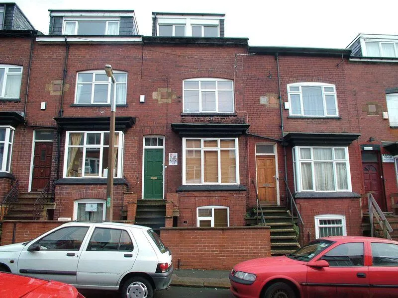 6 bedroom terraced house for rent