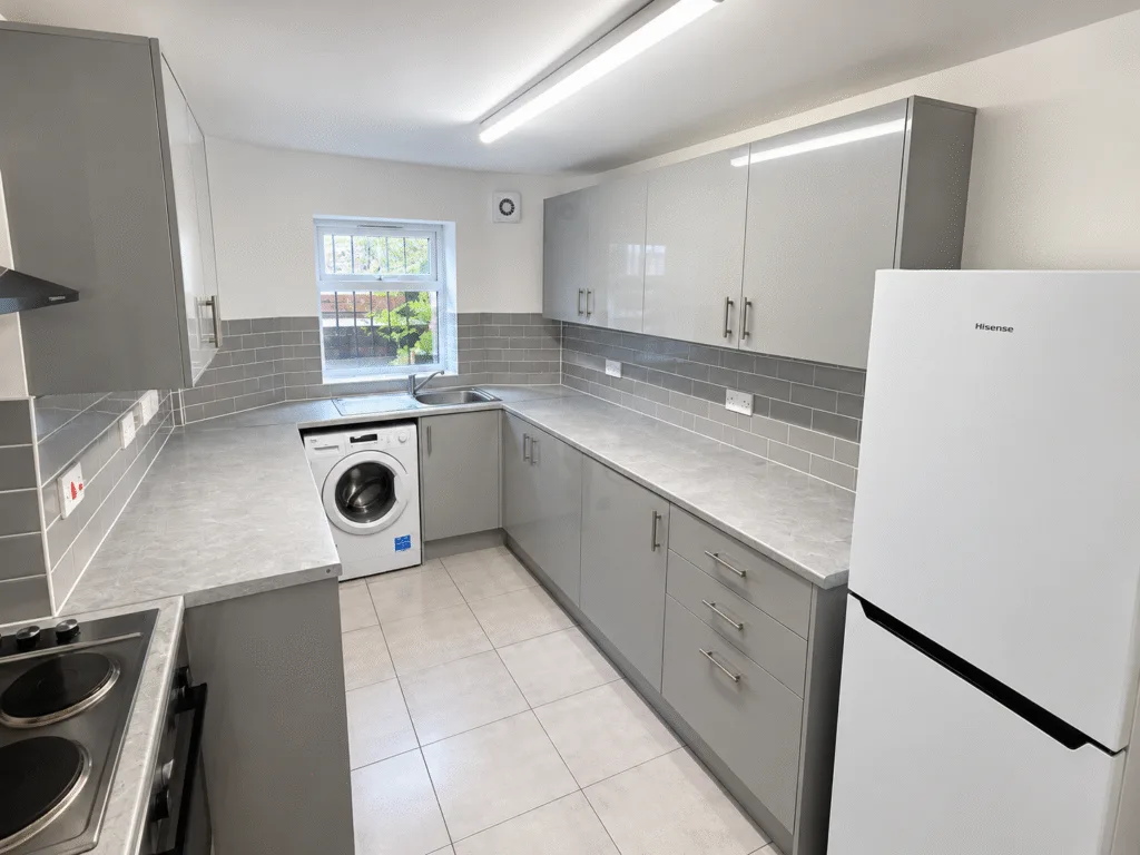 6 bedroom terraced house for rent