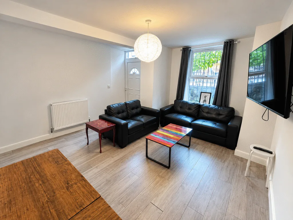 6 bedroom terraced house for rent