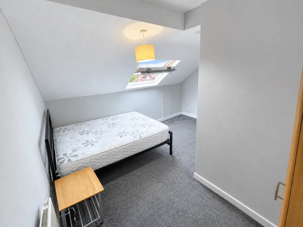 6 bedroom terraced house for rent