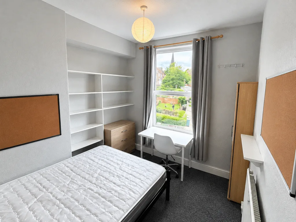 6 bedroom terraced house for rent