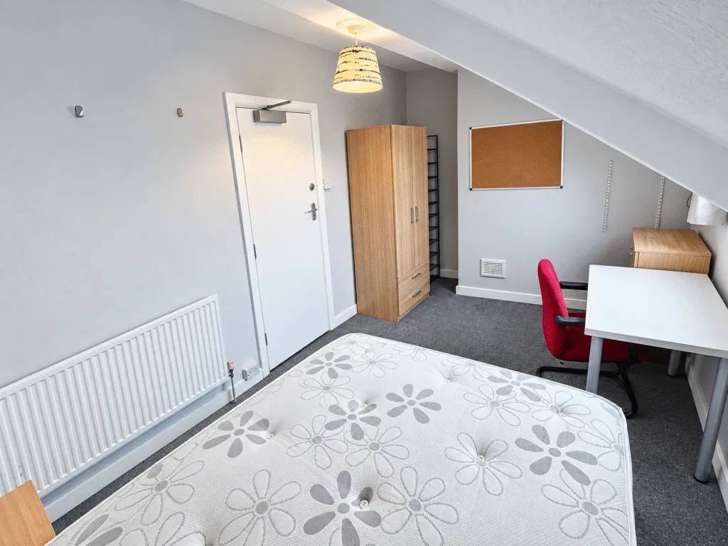 6 bedroom terraced house for rent