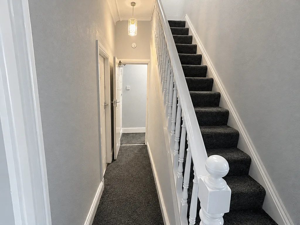 6 bedroom terraced house for rent