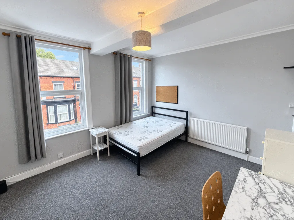 6 bedroom terraced house for rent