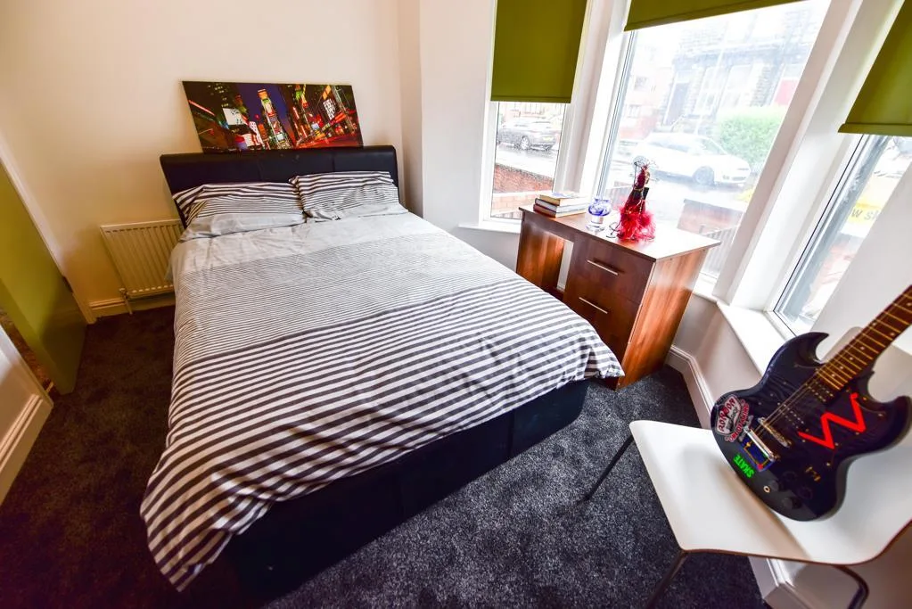 6 bedroom house for rent