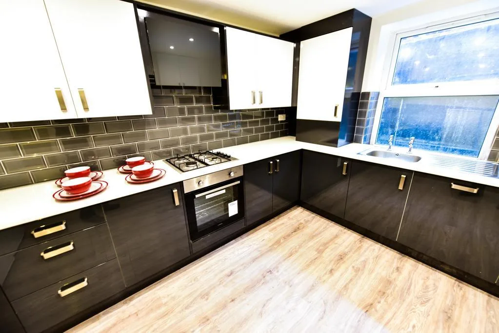 6 bedroom house for rent
