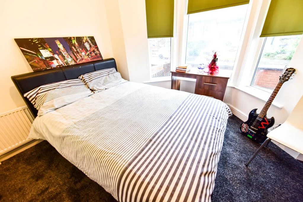 6 bedroom house for rent
