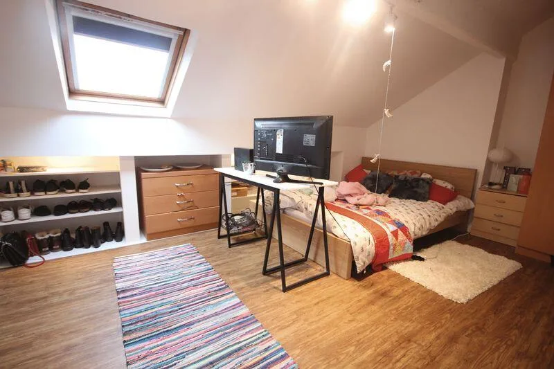 7 bedroom terraced house for rent
