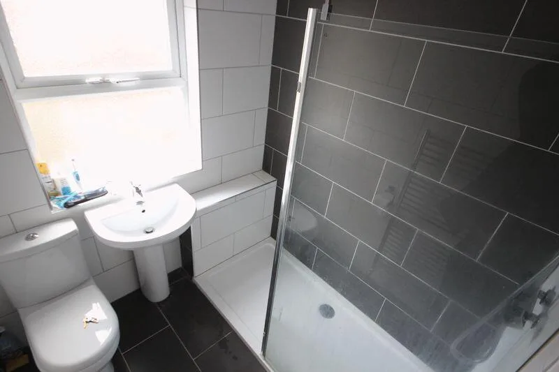 7 bedroom terraced house for rent