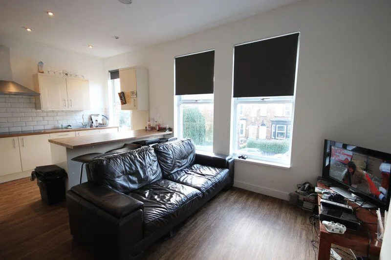 7 bedroom terraced house for rent