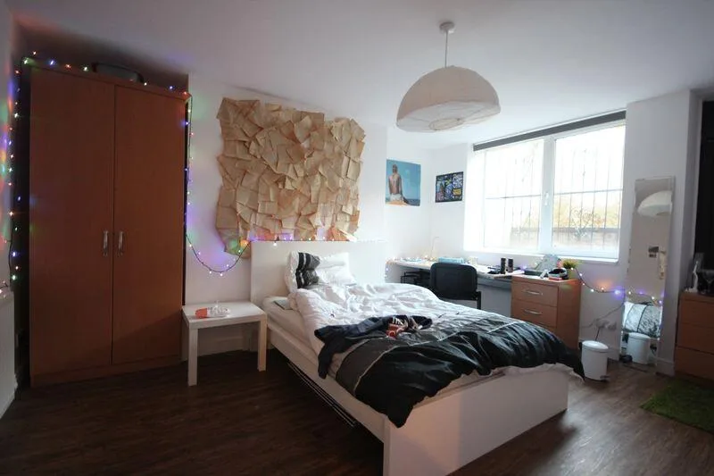 7 bedroom terraced house for rent