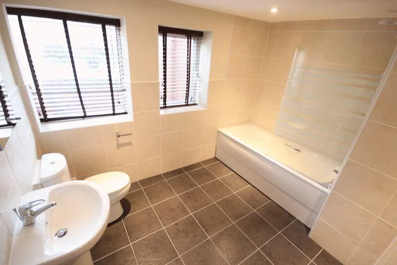 4 bedroom terraced house for rent