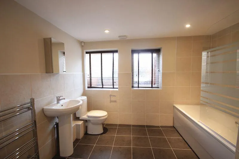 4 bedroom terraced house for rent
