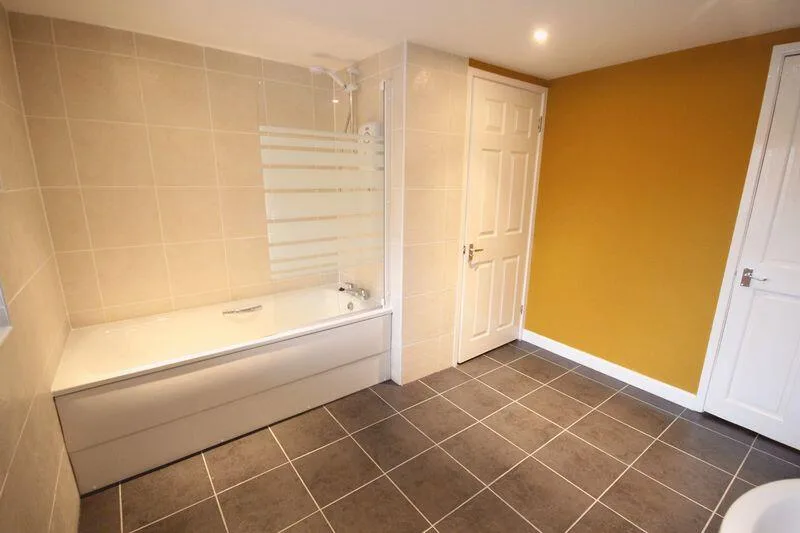 4 bedroom terraced house for rent