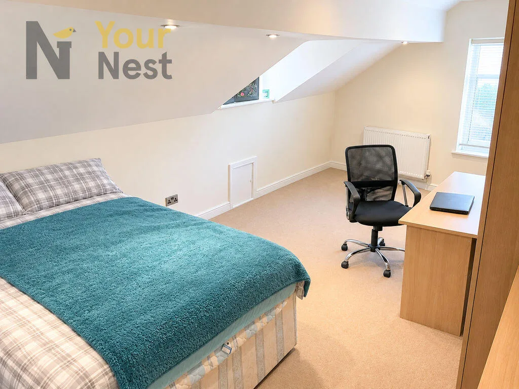5 bedroom semi-detached house for rent