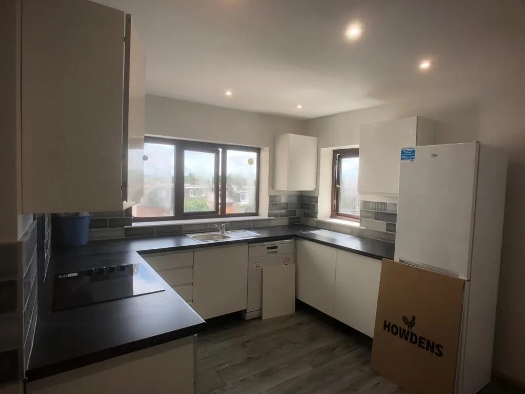 5 bedroom flat for rent