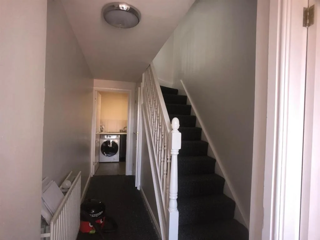 5 bedroom flat for rent