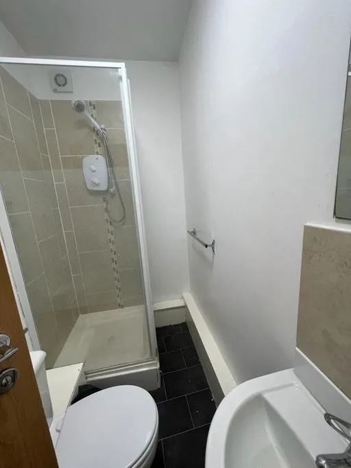 5 bedroom house for rent