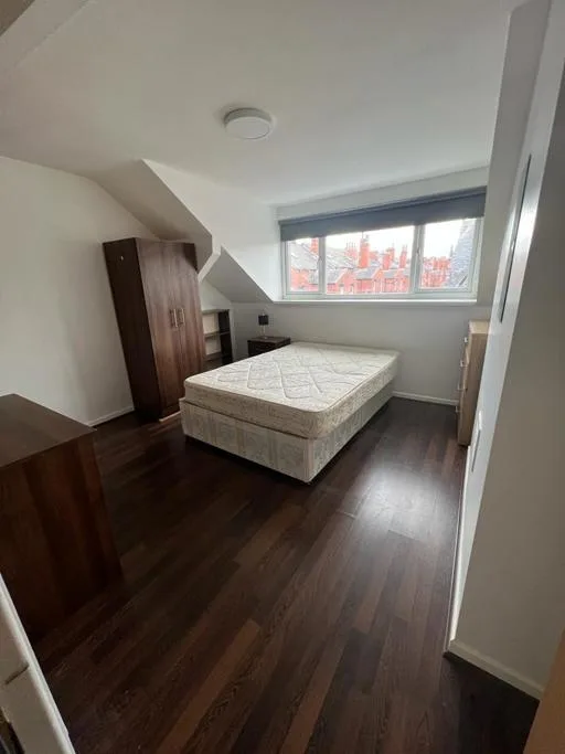 5 bedroom house for rent