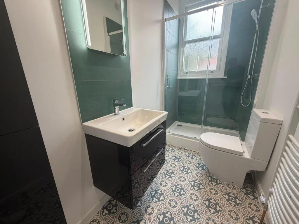 5 bedroom terraced house for rent