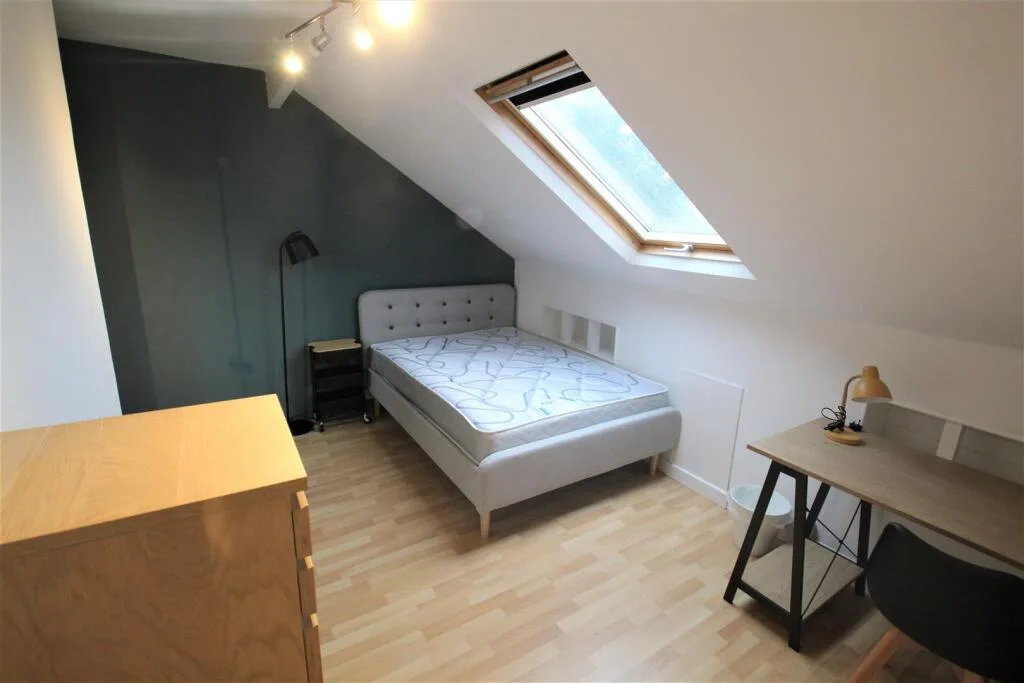 5 bedroom terraced house for rent