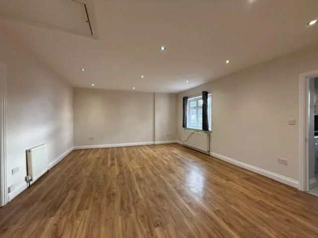 3 bedroom maisonette for rent