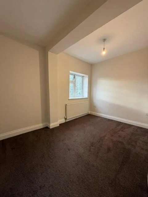 3 bedroom maisonette for rent