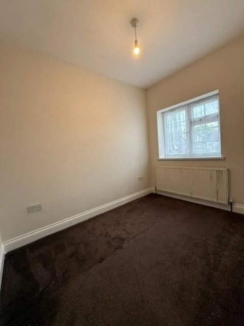 3 bedroom maisonette for rent